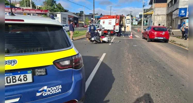 Motociclista fica ferido após colisão na 'Visconde de Taunay', em Ponta Grossa