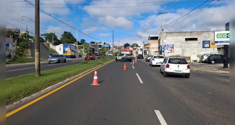 Motociclista fica ferido após colisão na 'Visconde de Taunay', em Ponta Grossa