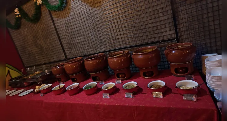 Cardápio é amplo e conta com a opção de rodízio diariamente