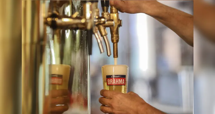 Local conta com chope gelado e a tradicional cerveja 'Original'