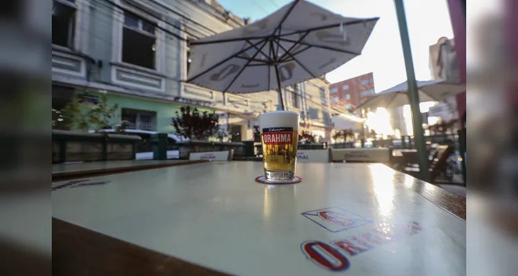 Local conta com chope gelado e a tradicional cerveja 'Original'
