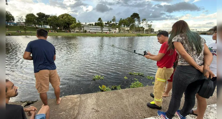 Bombeiros tentam localizar corpo em Castro
