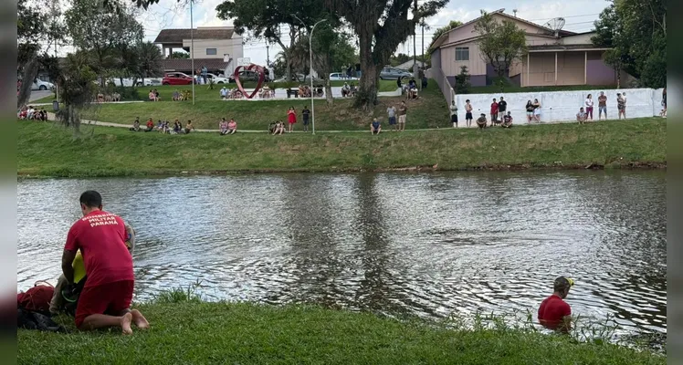 Bombeiros tentam localizar corpo em Castro