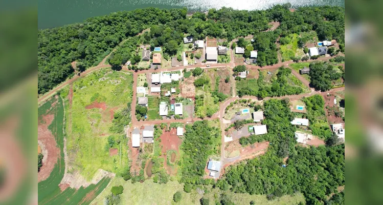 Polícia aplica mais de R$ 700 mil em multas e embarga condomínio irregular no Paraná