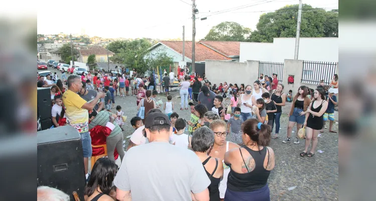 Moradores de Ponta Grossa organizam evento solidário de Natal na cidade