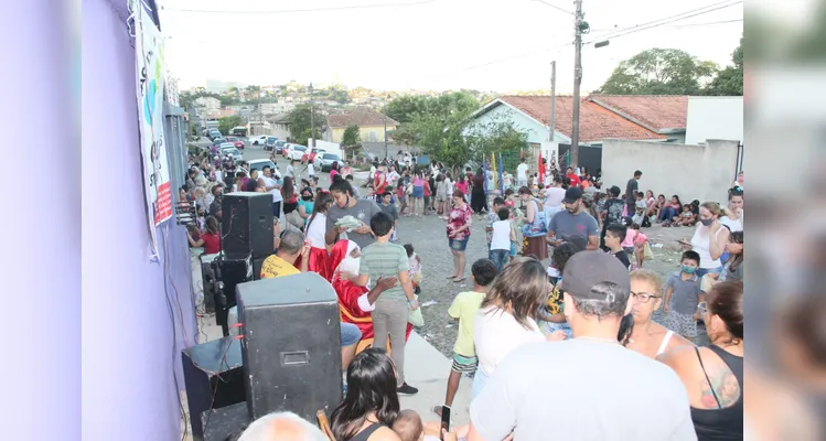 Moradores de Ponta Grossa organizam evento solidário de Natal na cidade