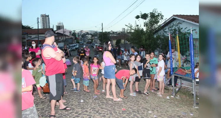 Moradores de Ponta Grossa organizam evento solidário de Natal na cidade
