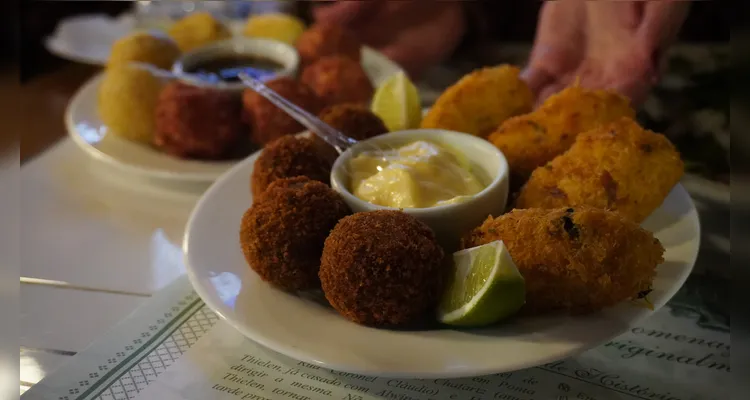Os bolinhos são muito pedidos. O de bacalhau já foi premiado