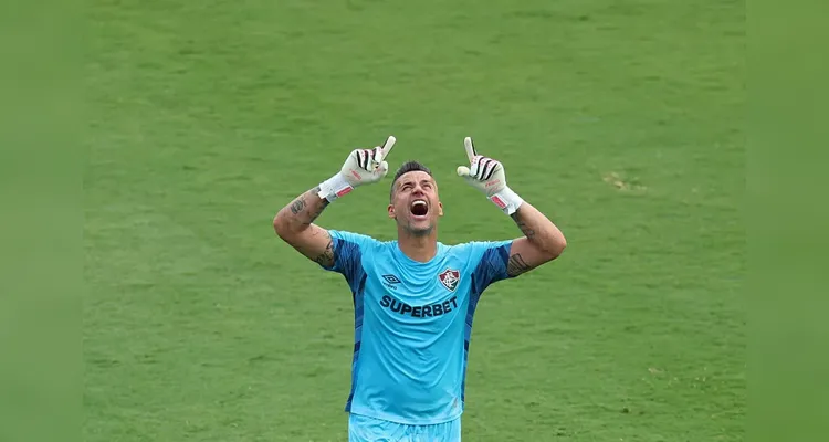 Fábio é goleiro do Fluminense e o atleta com mais jogos na carreira do futebol mundial |