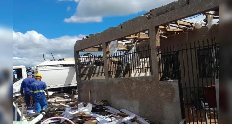 A Sanepar montou uma força-tarefa para ajudar na reestruturação da cidade