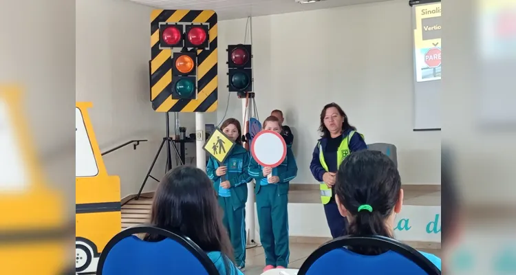 Confira os registros do trabalho dentro e fora da sala de aula.