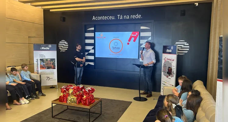 Diversos momentos trouxeram uma manhã especial com visita guiada, lanche e prêmio aos estudantes.