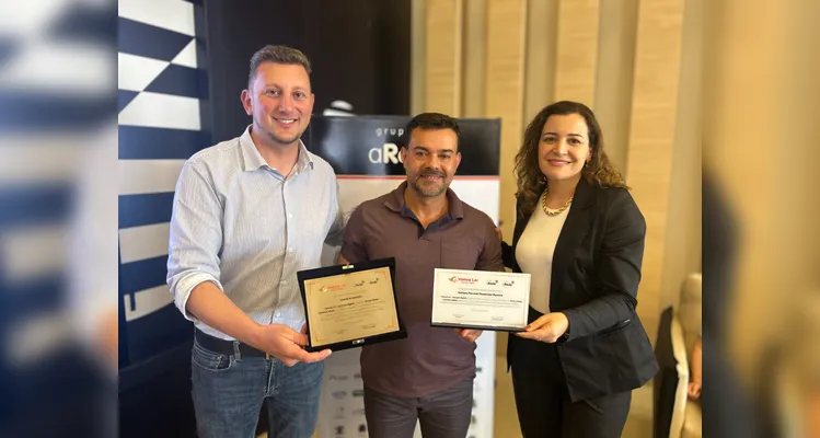 Diversos momentos trouxeram uma manhã especial com visita guiada, lanche e prêmio aos estudantes.
