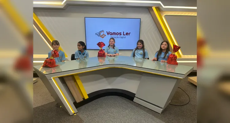 Diversos momentos trouxeram uma manhã especial com visita guiada, lanche e prêmio aos estudantes.