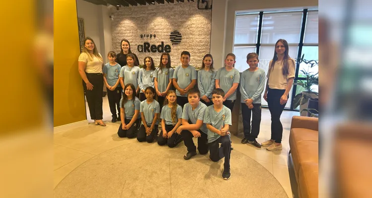 Diversos momentos trouxeram uma manhã especial com visita guiada, lanche e prêmio aos estudantes.