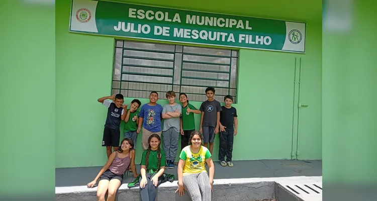 Estudantes extraíram importantes informações junto aos materiais do projeto e cooperativa.