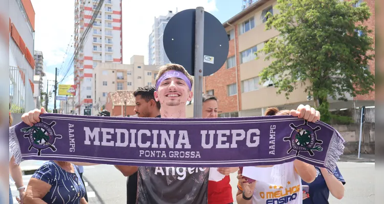 Alunos do Santo Ângelo celebram sua aprovação no PSS 2025 da UEPG