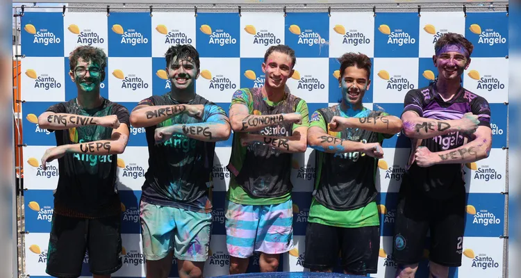 Alunos do Santo Ângelo celebram sua aprovação no PSS 2025 da UEPG