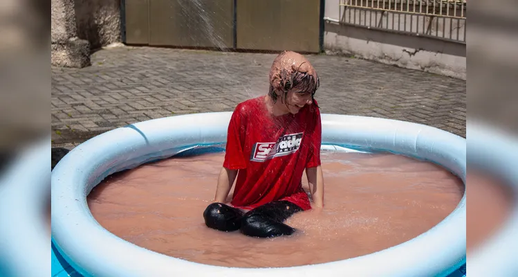 Alunos celebraram as aprovações no Colégio nessa quinta