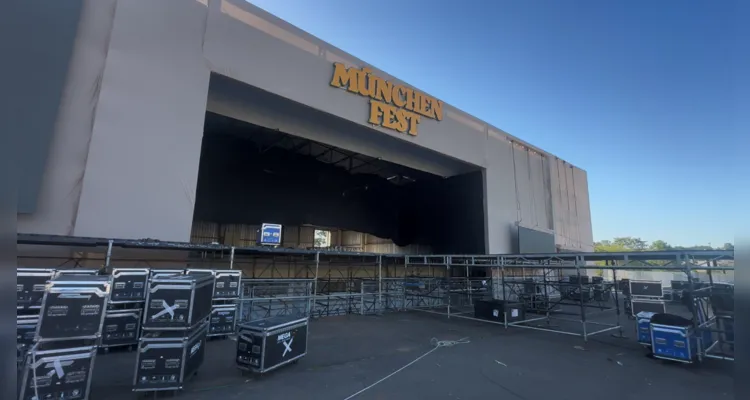Estrutura da Münchenfest avança para iniciar evento nesta sexta; veja registros