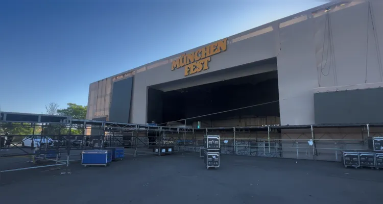 Estrutura da Münchenfest avança para iniciar evento nesta sexta; veja registros