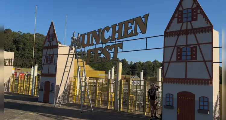 Estrutura da Münchenfest avança para iniciar evento nesta sexta; veja registros