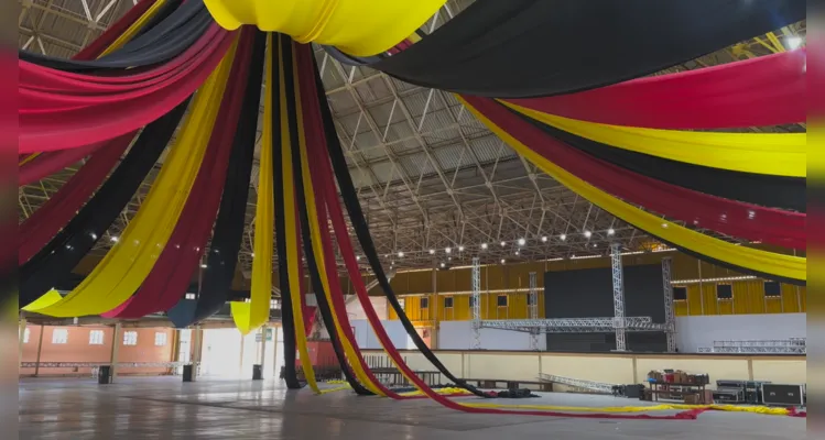 Estrutura da Münchenfest avança para iniciar evento nesta sexta; veja registros