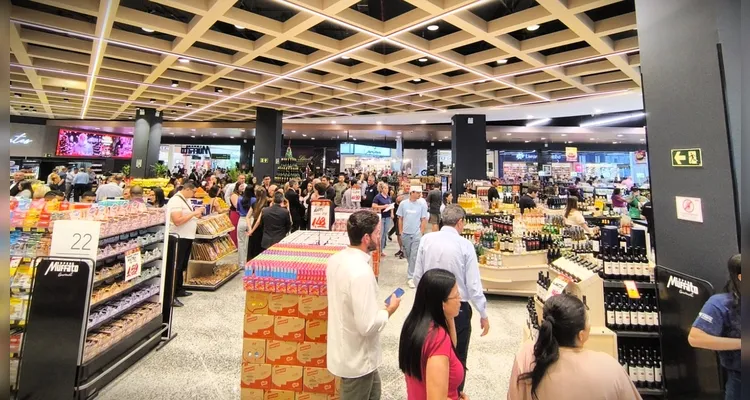 Shopping Plaza Campos Gerais é aberto ao público em PG