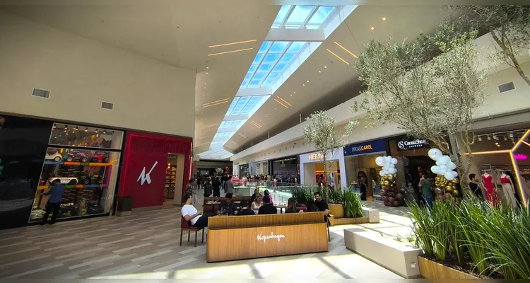 Shopping Plaza Campos Gerais é aberto ao público em PG