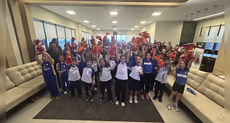 Premiação com a rede municipal, Colégio Sagrada Família e Colégio Integração de Ponta Grossa.