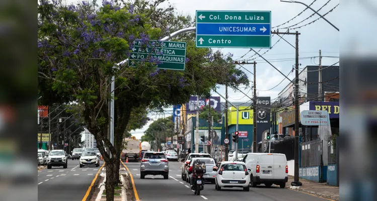 Instalação de placas de trânsito na Visconde Mauá