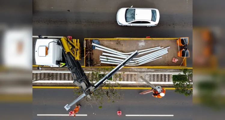Instalação de placas de trânsito na Visconde Mauá