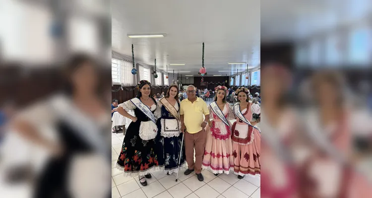 Rainhas da München levam alegria aos idosos do Asilo São Vicente de Paulo