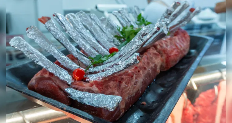 Há opções de carnes 'in natura' e temperadas