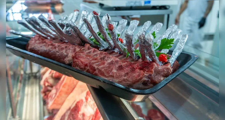 Há opções de carnes 'in natura' e temperadas