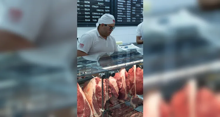 Há opções de carnes 'in natura' e temperadas