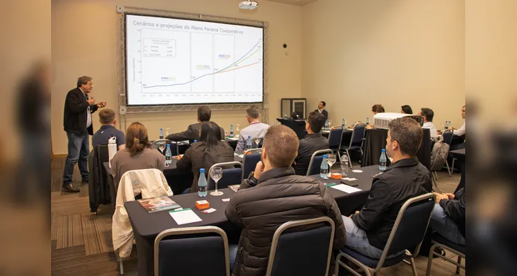 Unimed Ponta Grossa sedia evento 'Fontes alternativas de financiamento'