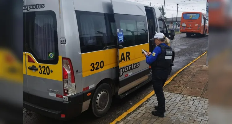 Veículo é flagrado com mais de R$ 38 mil em multas em Ponta Grossa