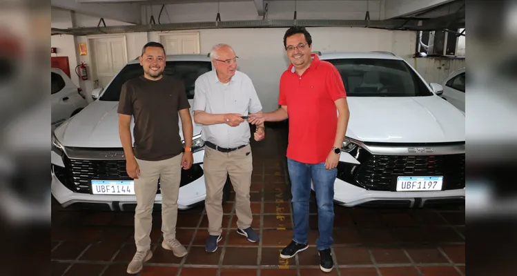 Os novos veículos já foram entregues com a plotagem oficial.