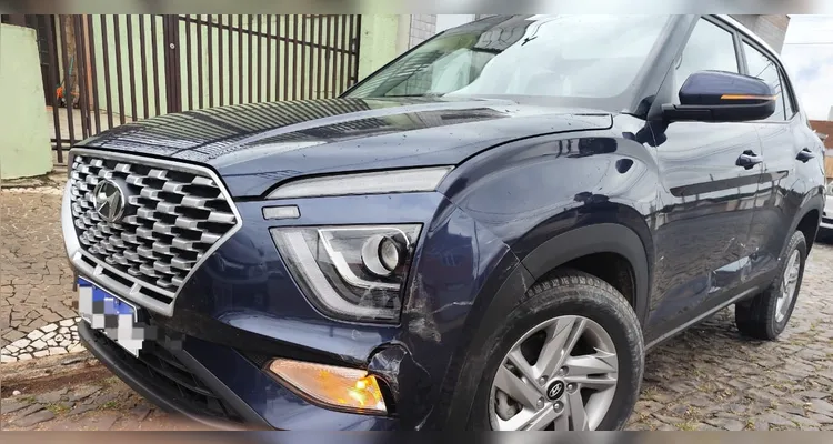 Acidente complexo envolve três veículos na Vila Marina, em PG