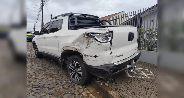 Acidente complexo envolve três veículos na Vila Marina, em PG