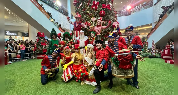 Um grande público esteve no shopping para acompanhar a tão esperado chegada do Noel.