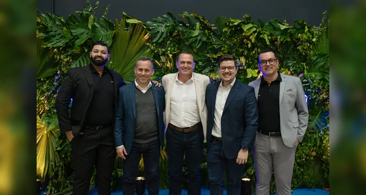 Coluna RC destaca a reinauguração da Cotrasa de Guarapuava