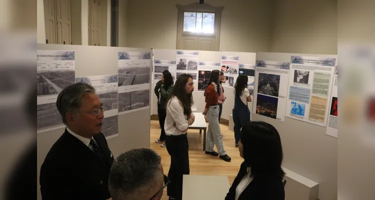 Cônsul-geral define papel de exposição em Ponta Grossa sobre tragédia no Japão