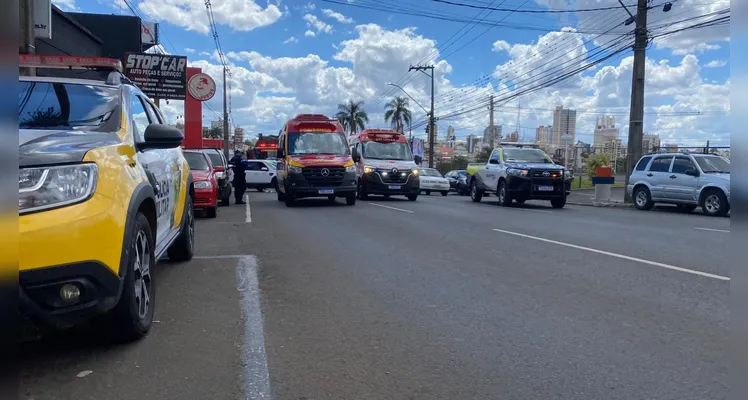 Equipes da PM, do Samu, do Corpo de Bombeiros e do Patrulhamento de Trânsito Viário estiveram no local.