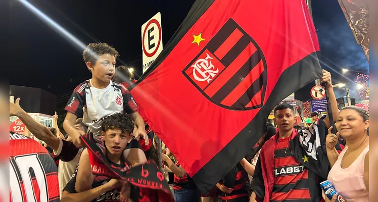 Flamenguistas lotam a 'Vicente Machado' para celebrar tetra da Libertadores