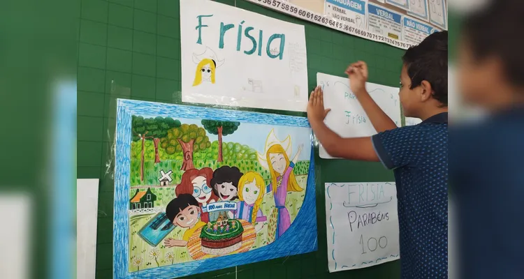 A turma realizou diversos estudos com os materiais do Vamos Ler e fizeram um bolo como encerramento das ações.