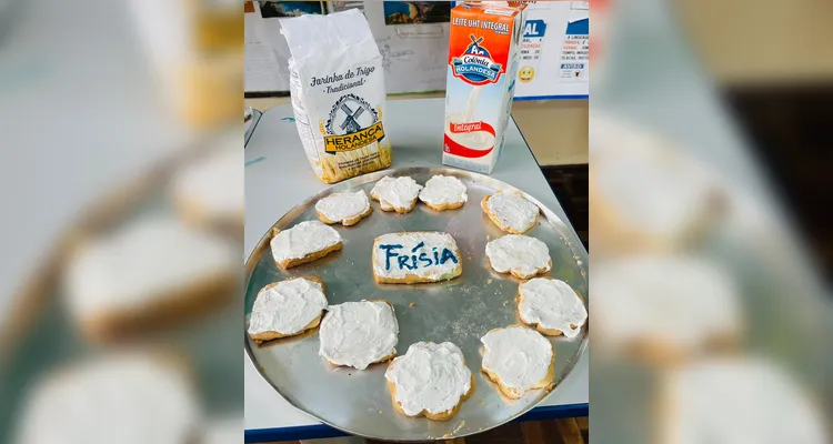 A classe realizou uma série de estudos e ações, entre elas a confecção de cartazes e a preparação de biscoitos.