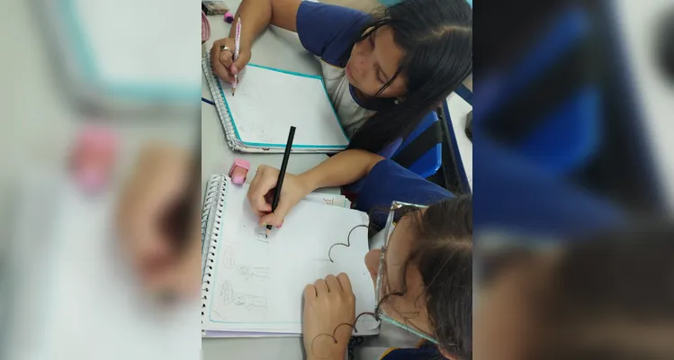 A turma realizou diversos estudos com os materiais do Vamos Ler e fizeram um bolo como encerramento das ações.