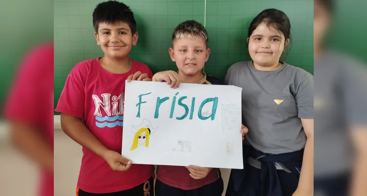 A turma realizou diversos estudos com os materiais do Vamos Ler e fizeram um bolo como encerramento das ações.